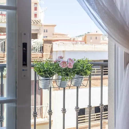 Acogedor Y Centrico Apartamento Malaga Exterior photo